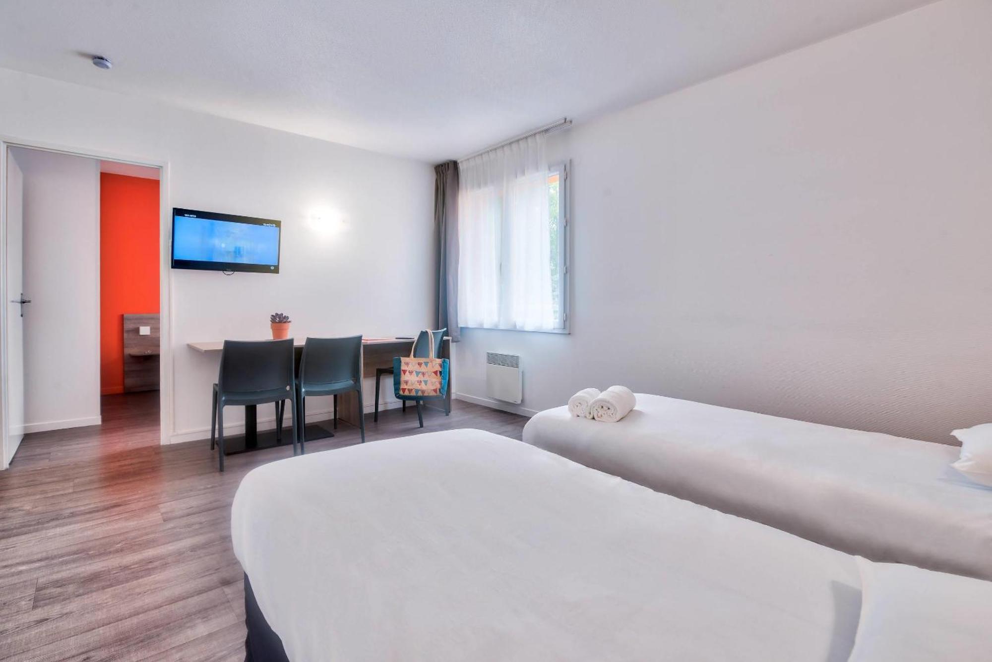 Superior One-Bedroom Apartment